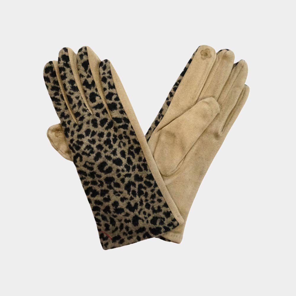 Pair of gloves with leopard print and beige color on a white background