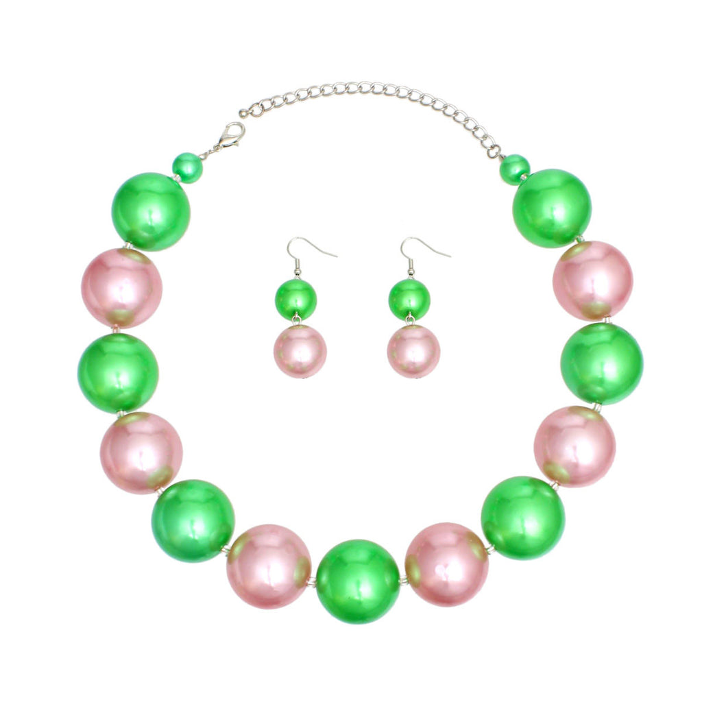 Pink green 30mm jumbo pearl necklace large pearl detail close up