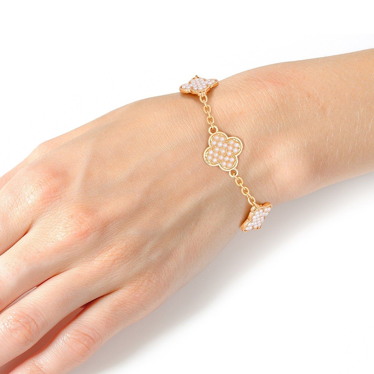 Clover Bracelet Cream Pearl Quatrefoil Clovers